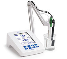 Laboratory Research Grade Benchtop pH/mV/ISE and EC/TDS/Salinity/Resistivity Meter - HI5522