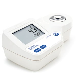 Digital Refractometer for Brix Analysis in Foods - HI96801 Digital Refractometer for Brix Analysis in Foods - HI96801